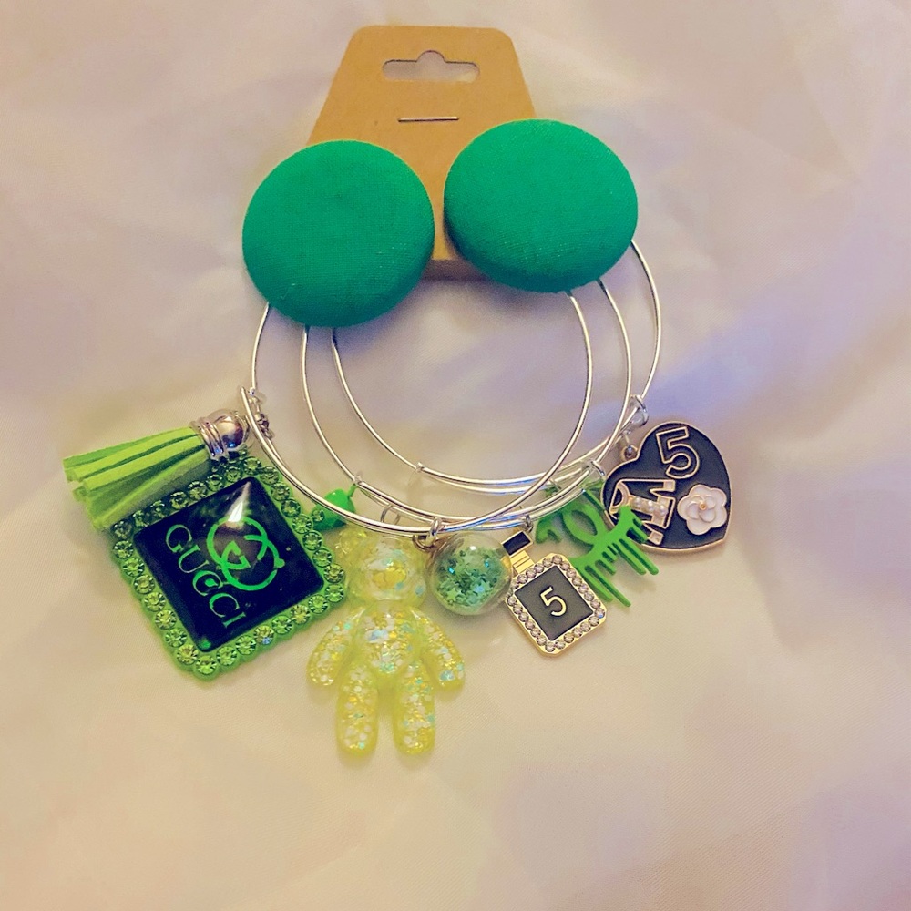 Charm bracelet set